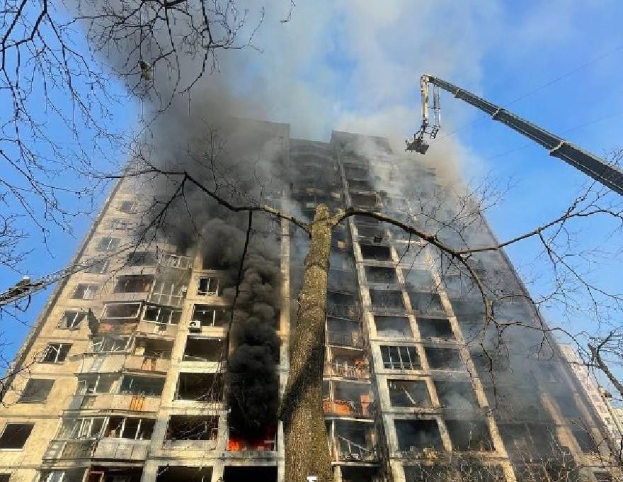 Через обстріл у Святошинському районі загинуло четверо людей: знайдено поки не всіх