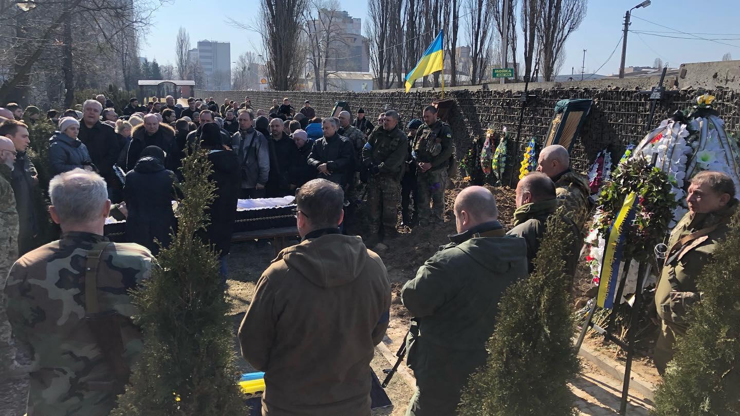 На Банковій заявили про 100-200 загиблих українських воїнів щодня