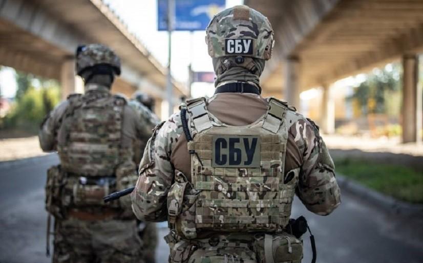 Збирала кошти для фейкового протезу: на Київщині затримали аферистку