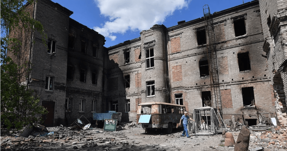 У Маріуполі окупанти вимагають гроші за перепоховання людей