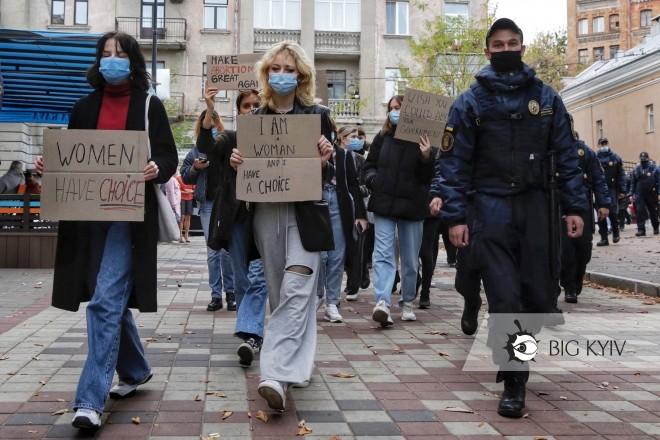 Зеленського просять заборонити аборти. Петиція про це з‘явилася на сайті президента