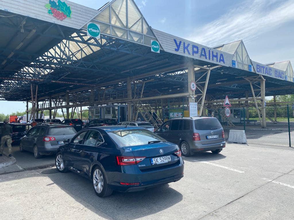 Потік на в’їзд в Україну понад тиждень б’є рекорди