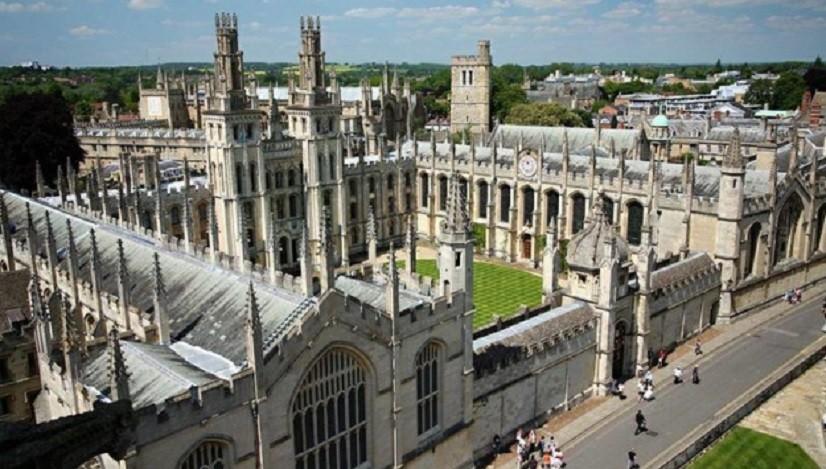 Оксфордський університет скасує плату за курси для українців