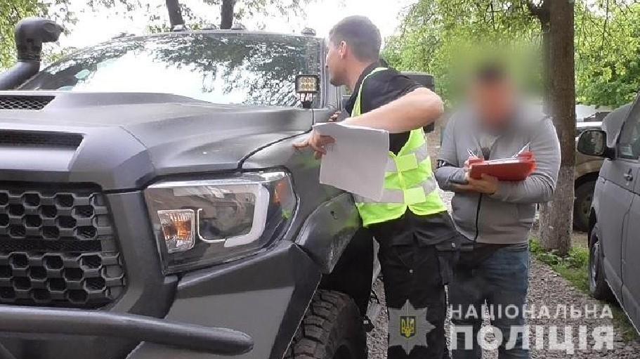 Вкрали майже 40 автівок та мотоциклів. В Києві “накрили” озброєну злочинну групу