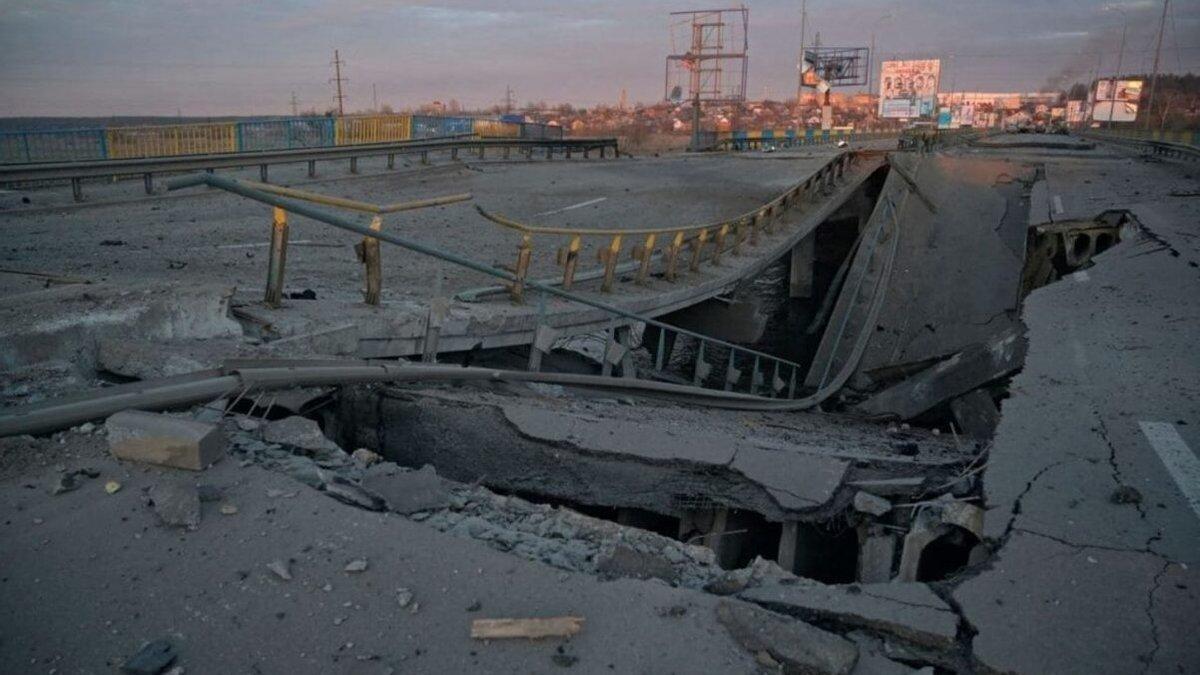 За 100 днів війни в Україні зруйновано 24 тисячі км доріг та 300 мостів