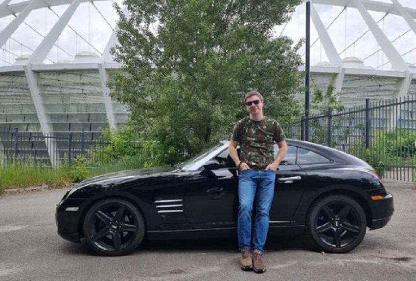 Гроші для ЗСУ: ведучий Комаров продав свій автомобіль за 1 млн грн