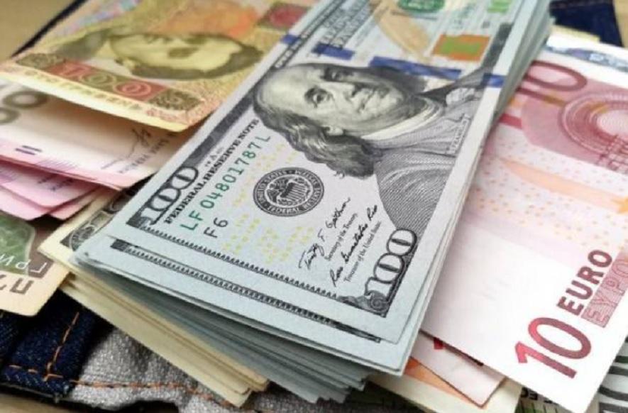 Експерт валютного ринку спрогнозував курс долара на кінець цього року