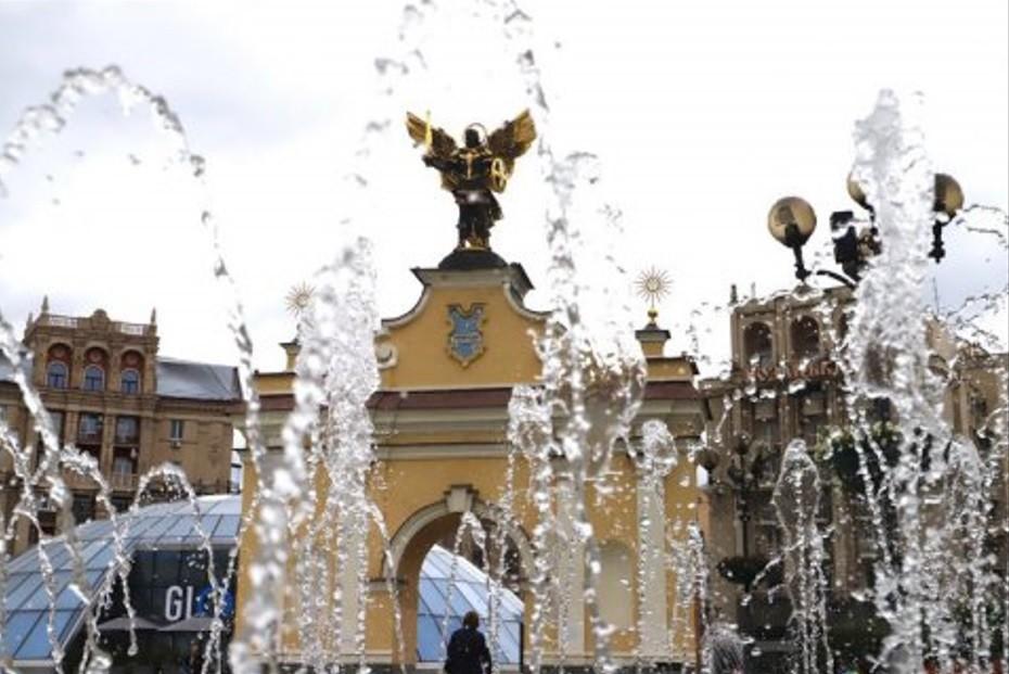 У Києві вихідні будуть зі спекою та грозами