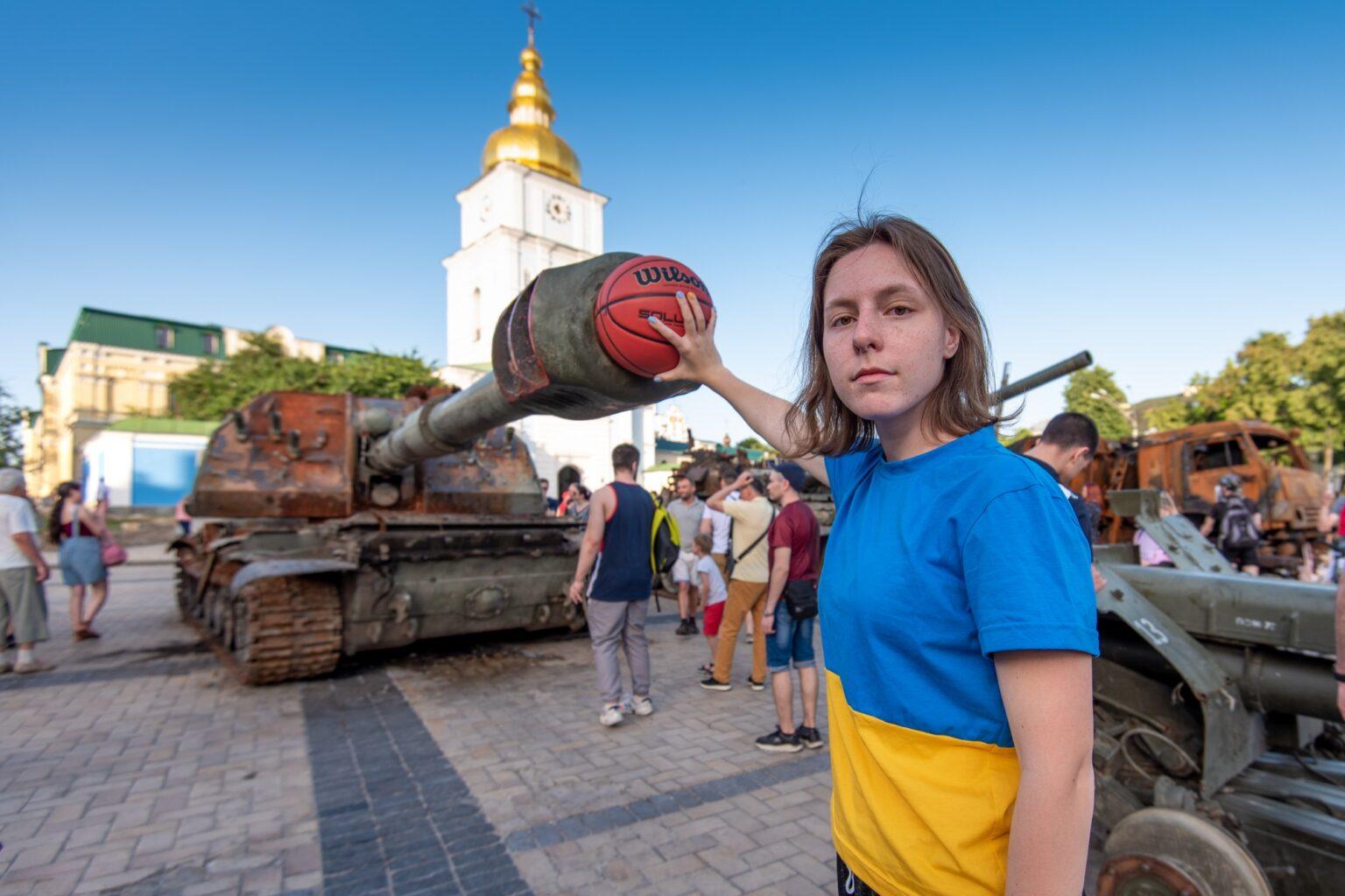 Розбомблені стадіони та тенісні: українські спортсмени показали руїни