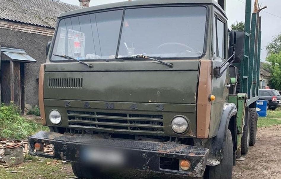 Сміх і гріх: на Київщині автокрадій згубив свої документи на місці злочину