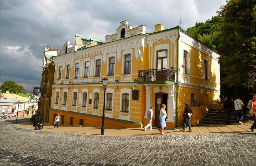 Директорка музею Булгакова іронічно відреагувала на ініціативу НСПУ