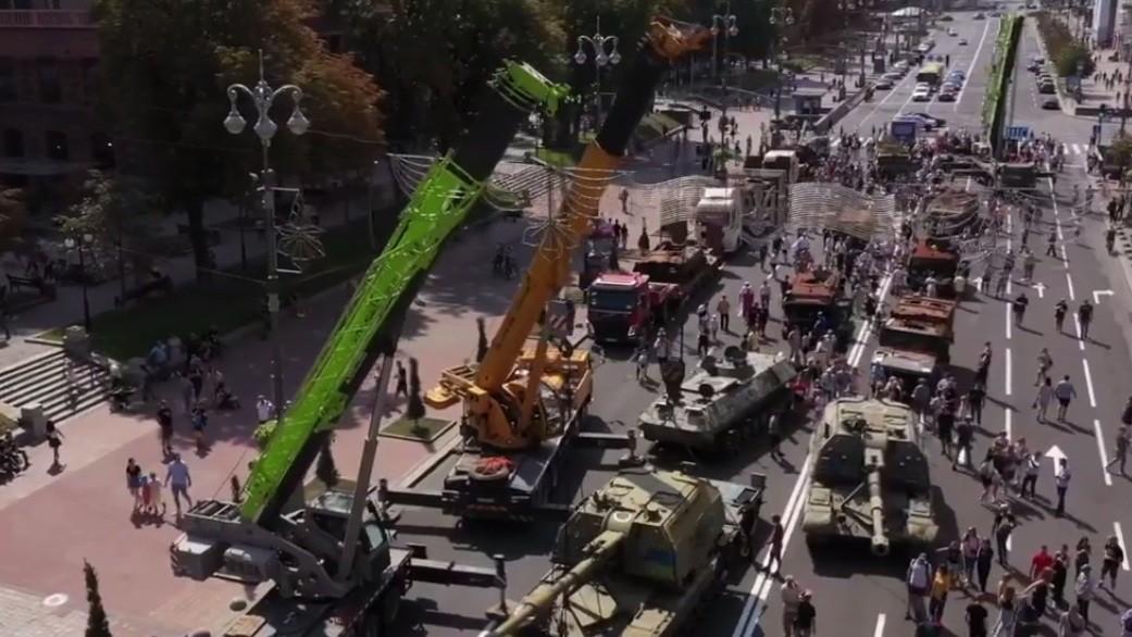 Зеленський показав “парад” російської техніки на Хрещатику