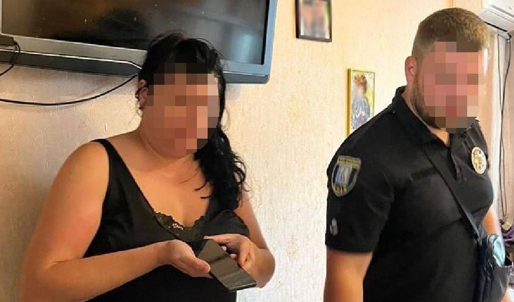На Святошині мати двох неповнолітніх дітей збувала дитячу порнографію