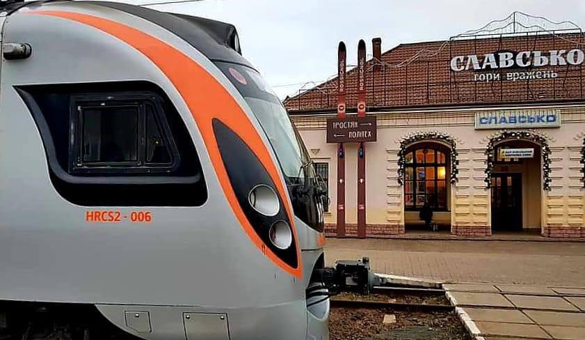 Якщо душа прагне в гори: “Бойківський експрес” став поїздом вихідного дня
