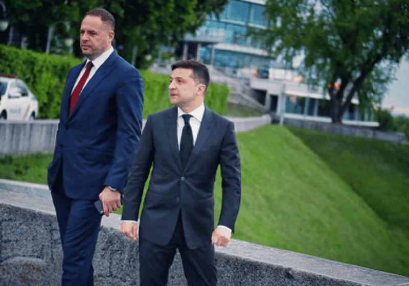 Все що скаже Зеленський, Єрмак нахвалить і скаже: “Боже, як це геніально!” – журналіст
