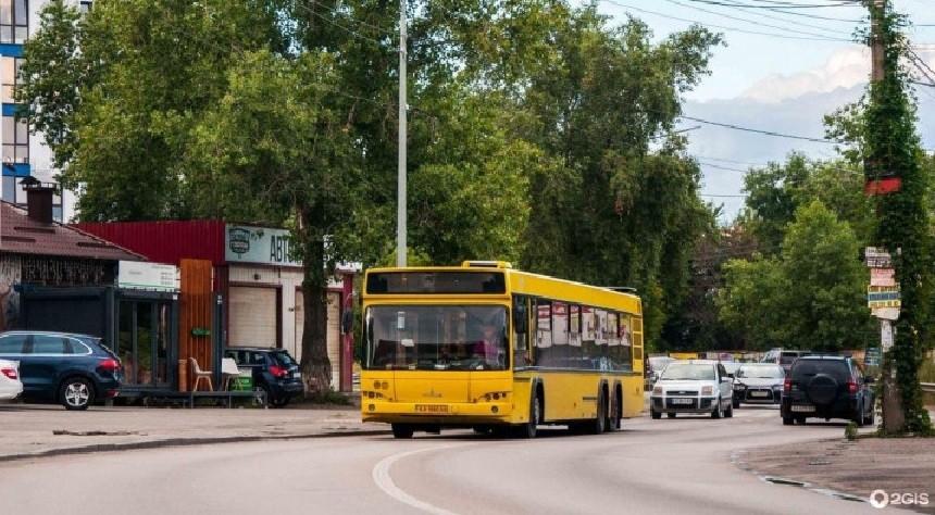 У Києві на вихідних змінить рух низка автобусних маршрутів