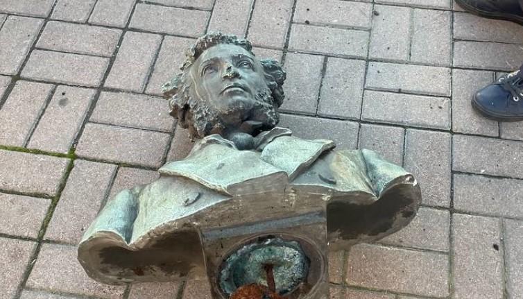 Знайдено місце зберігання погруддя Пушкіна, знесеного в ході дерусифікації