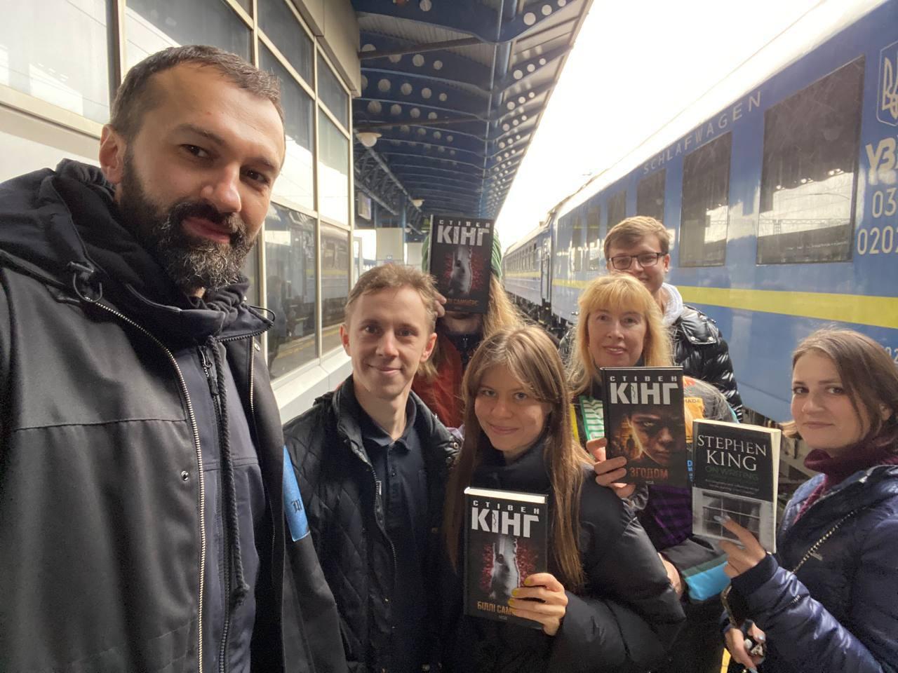 Кінець інтриги: як фанати зустрічали Стівена Кінга на залізничному вокзалі