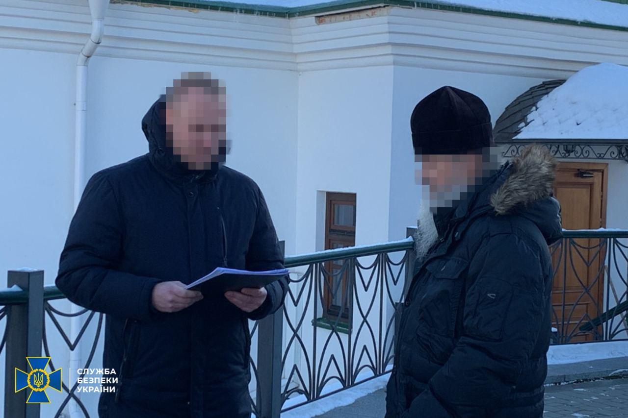 Довихваляв “руській мір”: священнику з Лаври повідомили про підозру