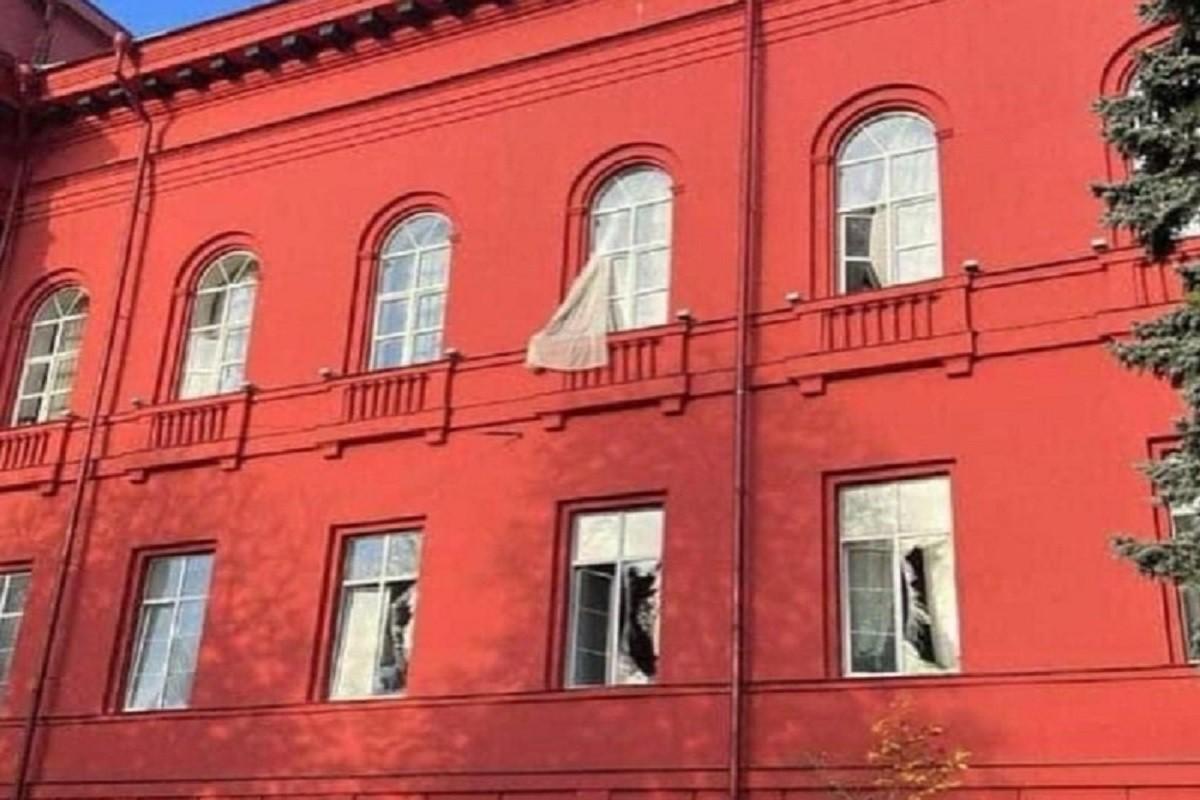 Російські обстріли пошкодили найбільше об’єктів поруч зі станціями метро Лук’янівською та Університет