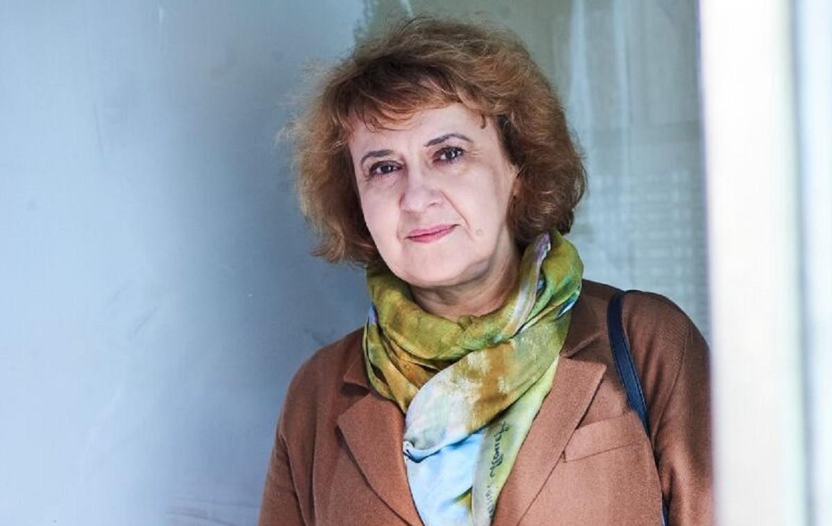 Однією рукою ліпити тефтельки, а другою колотити крем – Оксана Забужко про перейменування вулиць під час війни