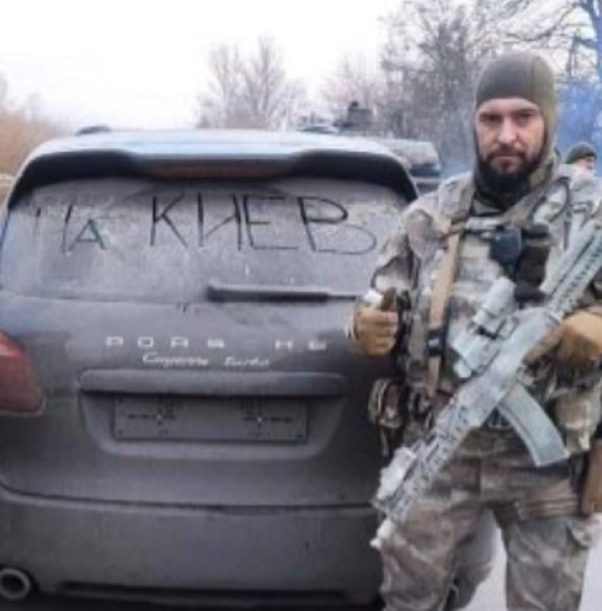 Кадирівець, який катував полонених під Києвом наразі керує рятувальниками РФ в Туреччині – Стерненко