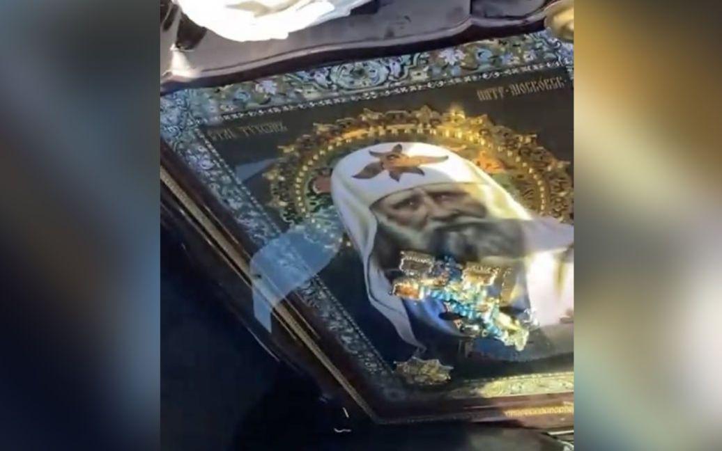 Поліція не дозволила вивезти з Лаври ікону