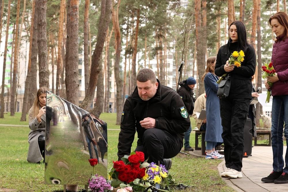 У Ірпені відкрили стелу на честь Паши Лі