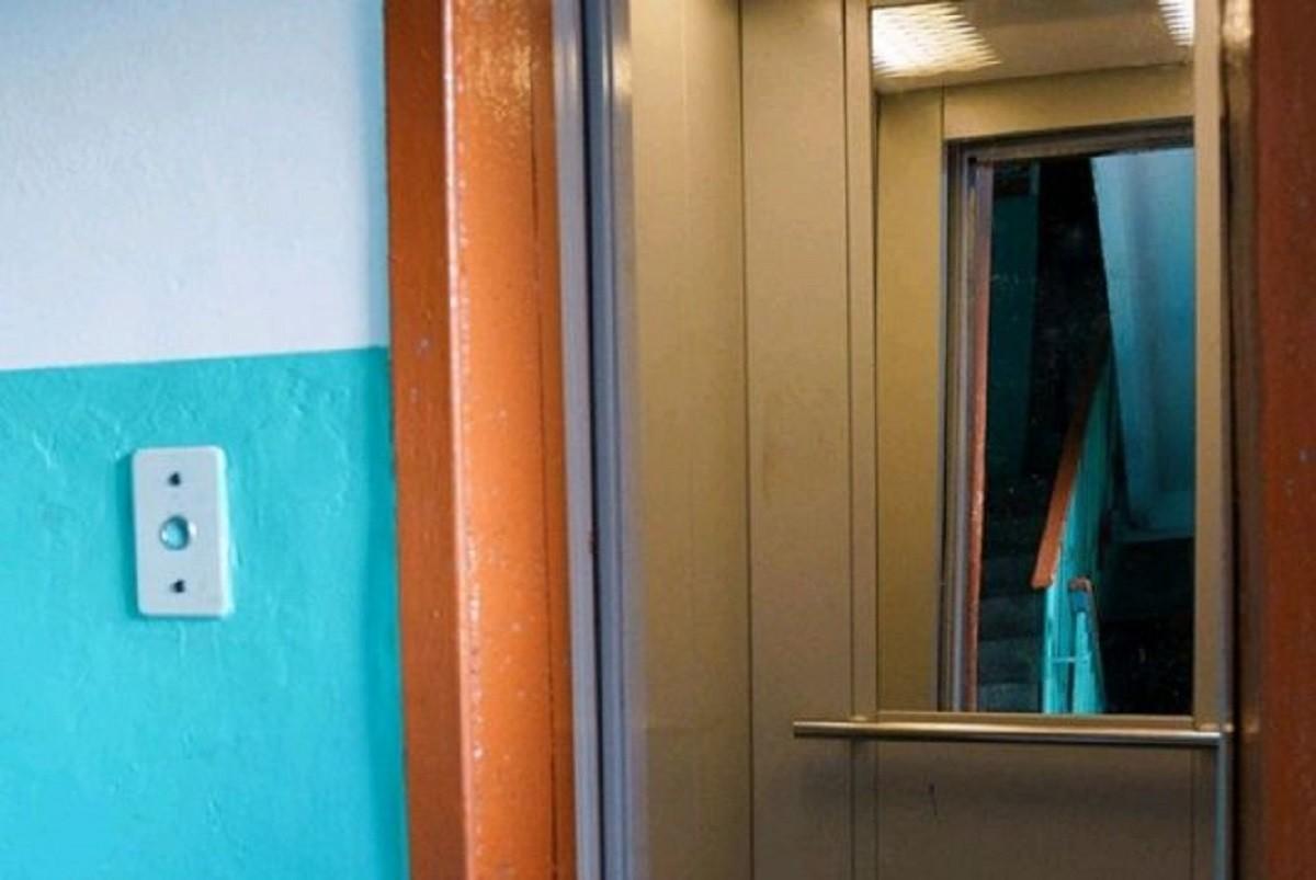 Кабіна різко злетіла вгору: дитину ледь не вбило в ліфті багатоповерхівки