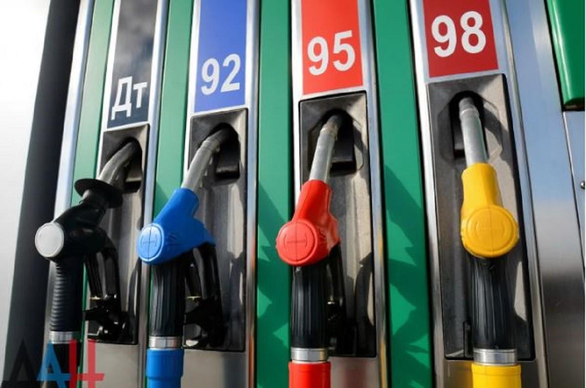 Їздити в автомобілях влітку стане дорожче – вартість пального поповзе вгору