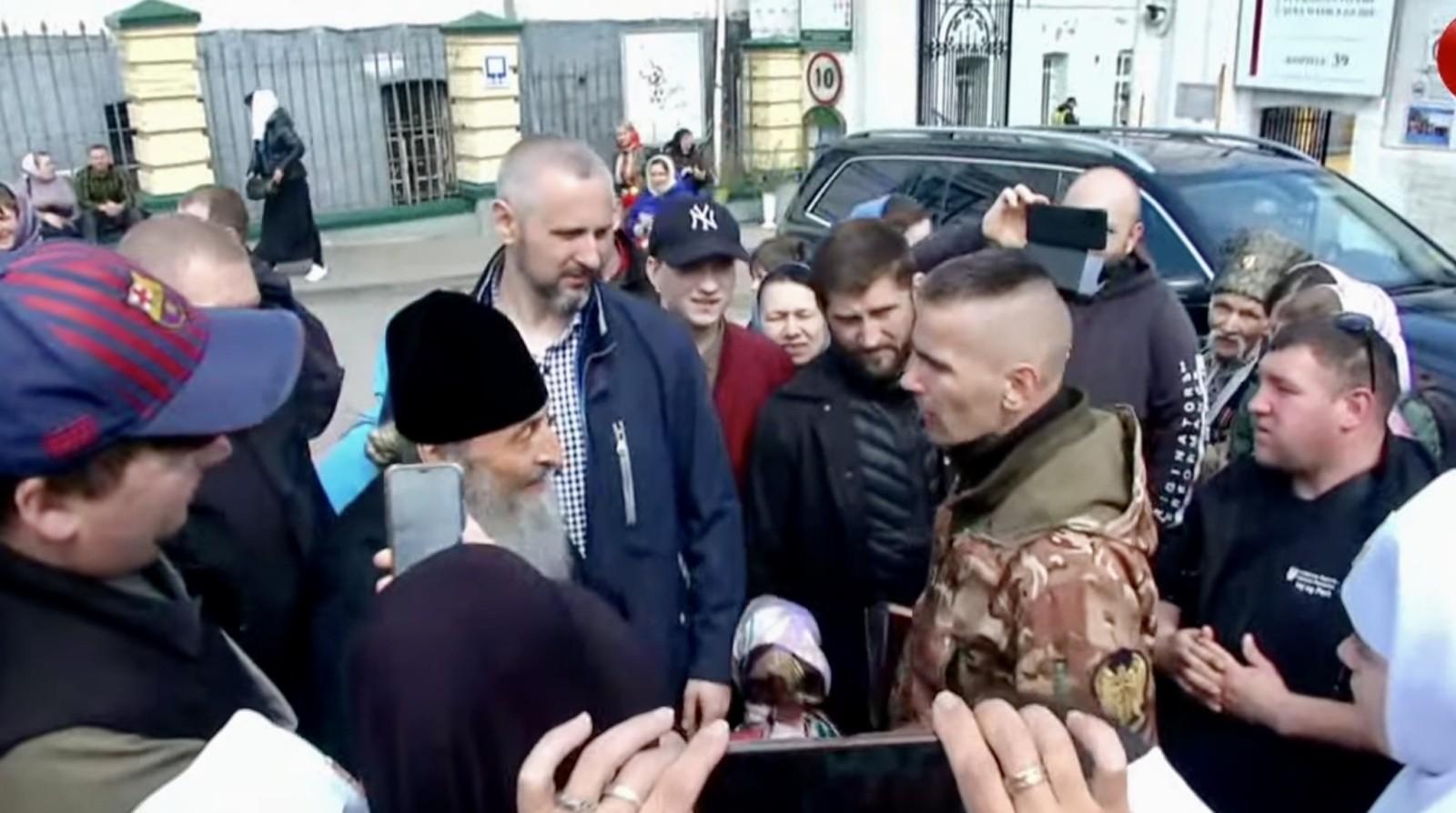 У нас немає патріарха – Онуфрій під парканом Лаври