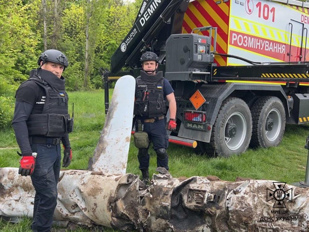 Киянин знайшов у своєму городі крилату ракету Х-55