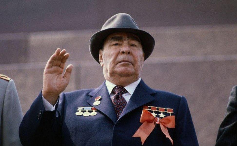 Брежнєв більше не почесний громадянин Києва