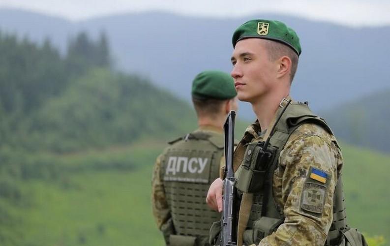 Під Києвом затримали священника УПЦ МП з фото техніки ЗСУ на смартфоні