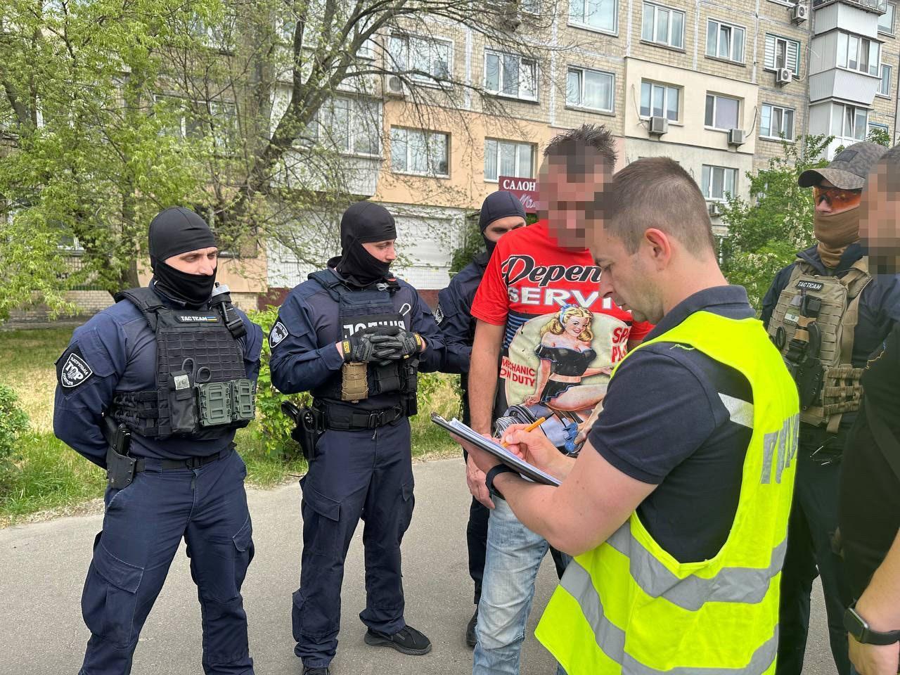 54-річного киянина затримали за розбещення 12-річної школярки