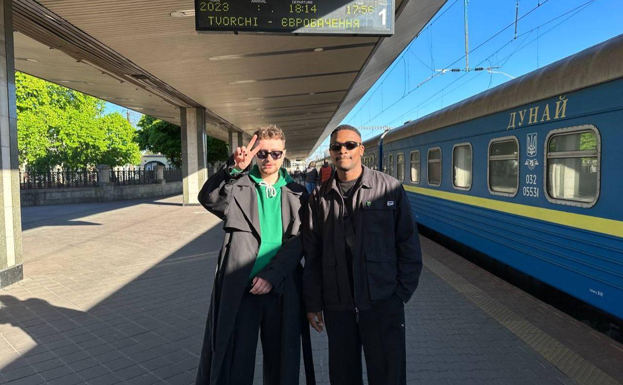 Гурт TVORCHI поїхав з Києва на конкурс Євробачення поїздом “Укрзалізниці”