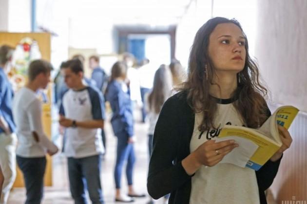 У старшій школі повинно бути щонайбільше шість предметів – освітній омбудсмен