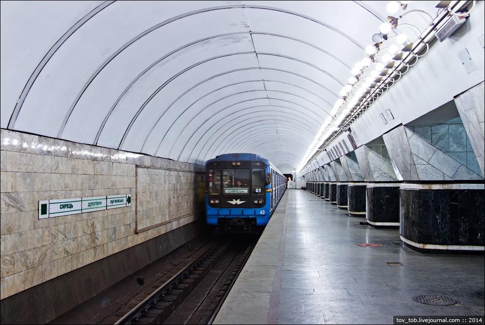 Не впускали в укриття метро – перевізник роз’яснив правила під час тривог