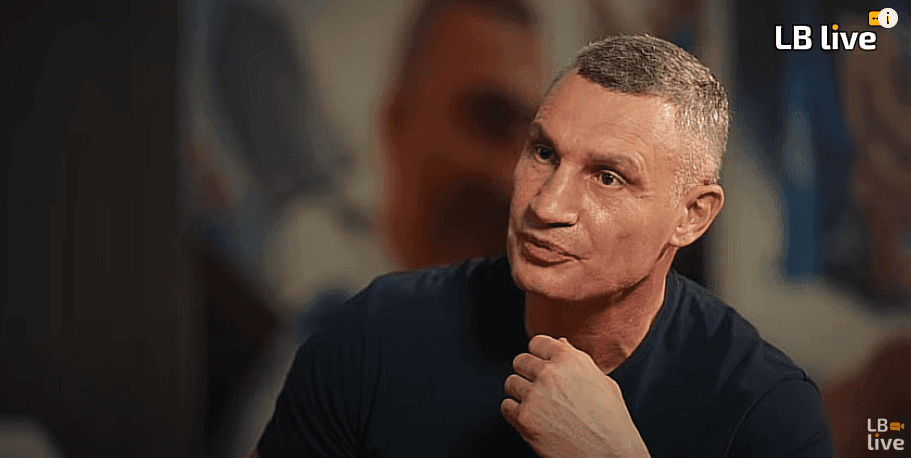 Мер Києва показав, скільки заробив за минулий рік та на яких автівках їздить