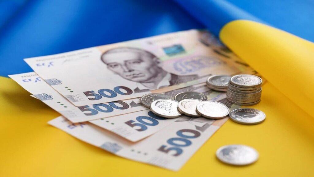 На тлі інфляції: уряд закладає в бюджеті 2024 мінімальну зарплату 8000 грн