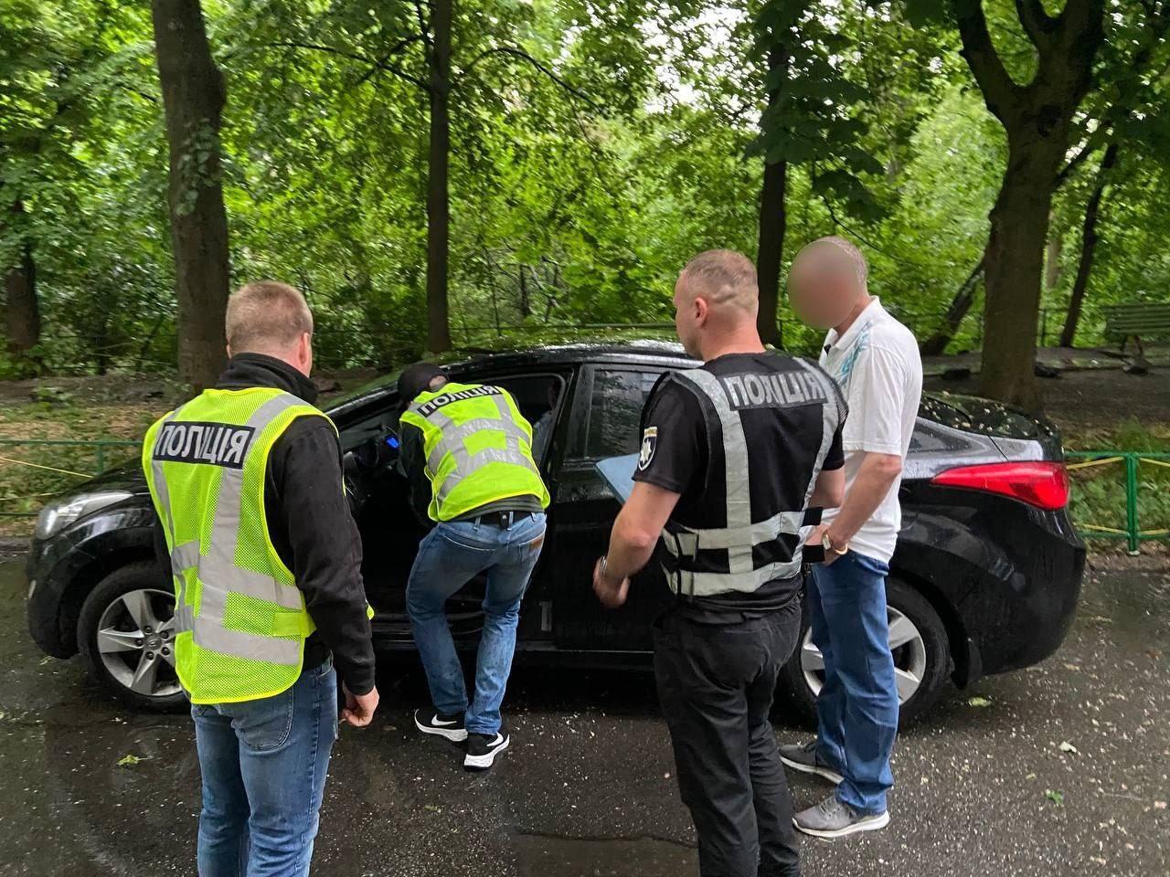 На Київщині затримали росіянина, який 20 років розраховувався фальшивими грошима
