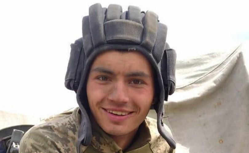 Завтра у Макарівській громаді попрощаються із воїном Іллею Кущенком