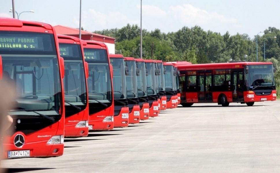 Київ отримав 23 автобуси від Братислави