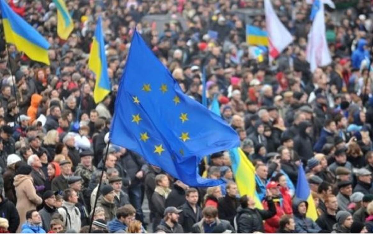 Шукай роботу або виїжджай? – що чекає на українських біженців до країн ЄС