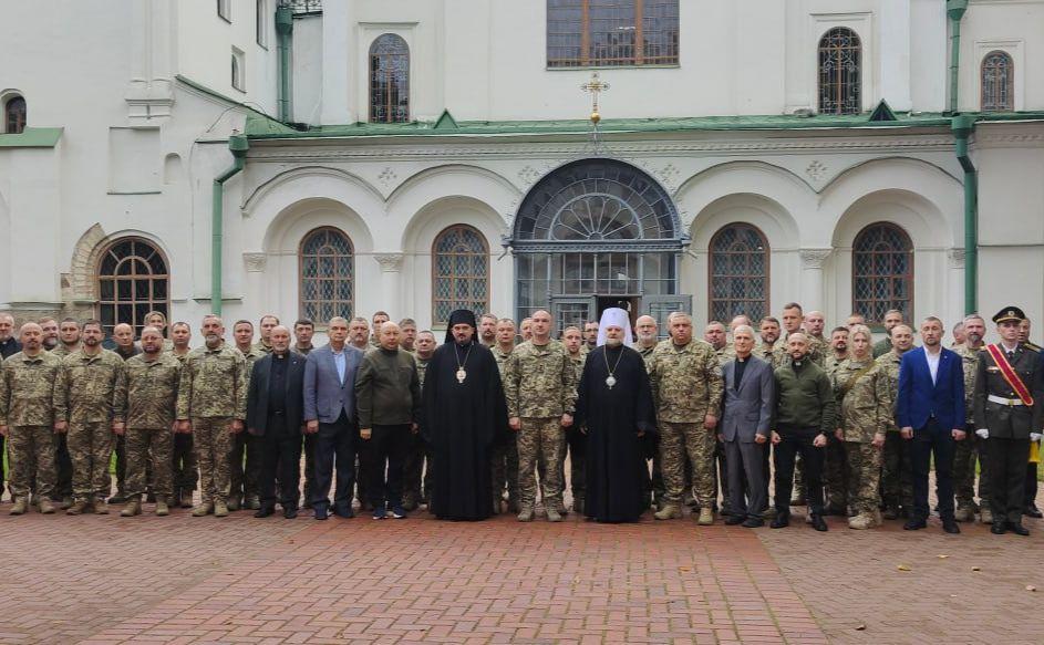 «Бути поруч»: у столиці відбувся третій випуск військових капеланів
