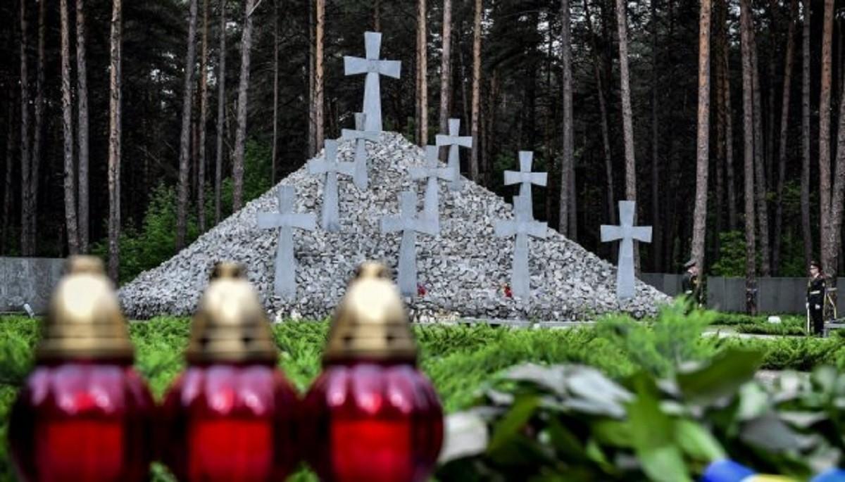Стріляли в потилицю, забивали цвяхи в голови – 1-4 листопада Дні пам’яті жертв масових розстрілів