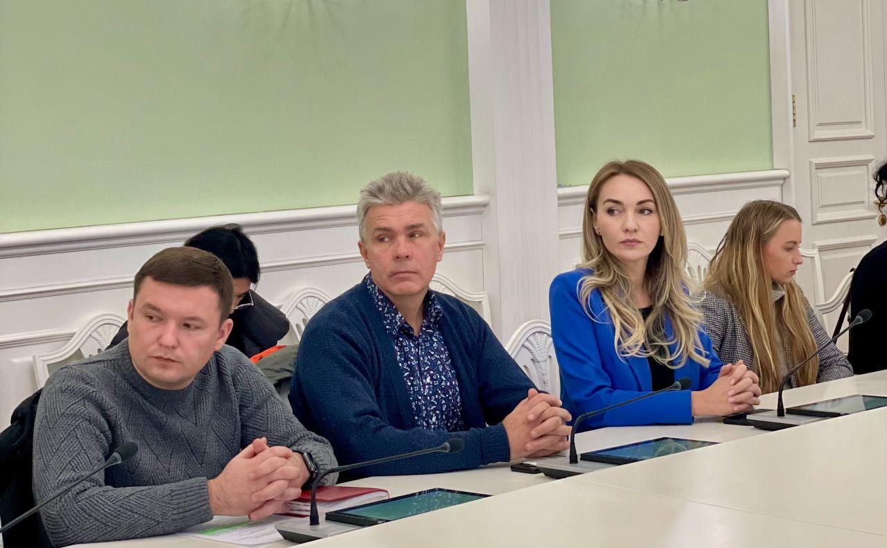 Із представниками міської влади столиці можна буде спілкуватися жестовою мовою через відеозв’язок