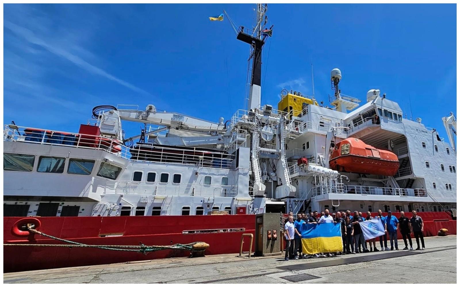 Криголам «Ноосфера» вирушив з Кейптауна в Антарктику