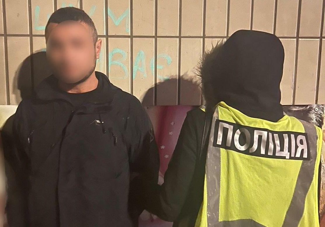 У Києві водій маршрутки перевозив наркотики та торгував ними на зупинці