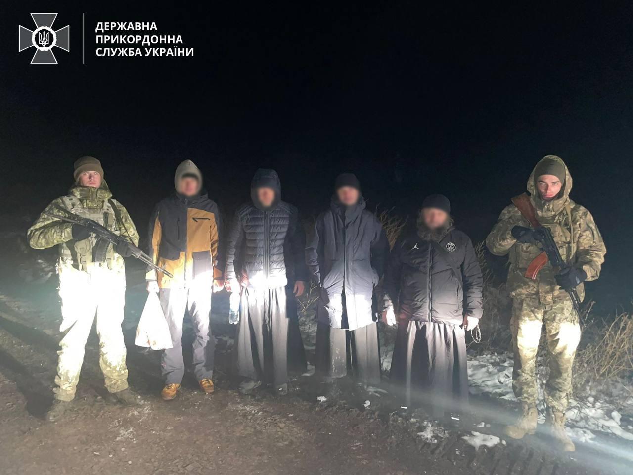 Казначей Лаври намагався незаконно перейти кордон з переодягненими “батюшками”